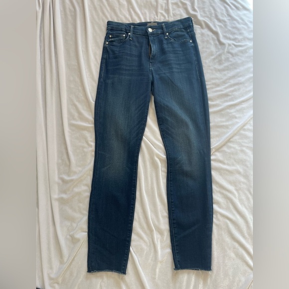 MOTHER - HIGH WAISTED LOOKER ANKLE FRAY tongue and chic wash, Size 27 - Picture 1 of 6